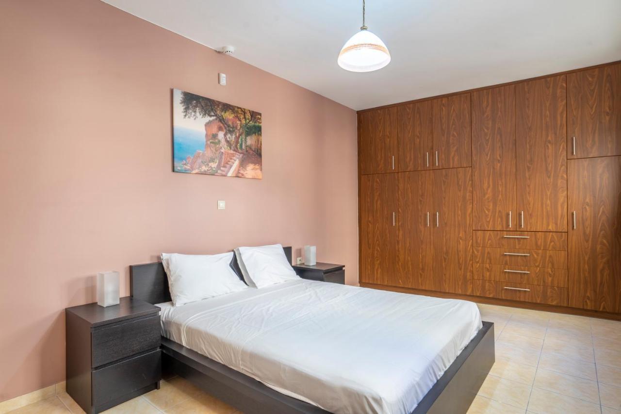 2 Bedroom Renovated Apartment With A View Athen Exterior foto